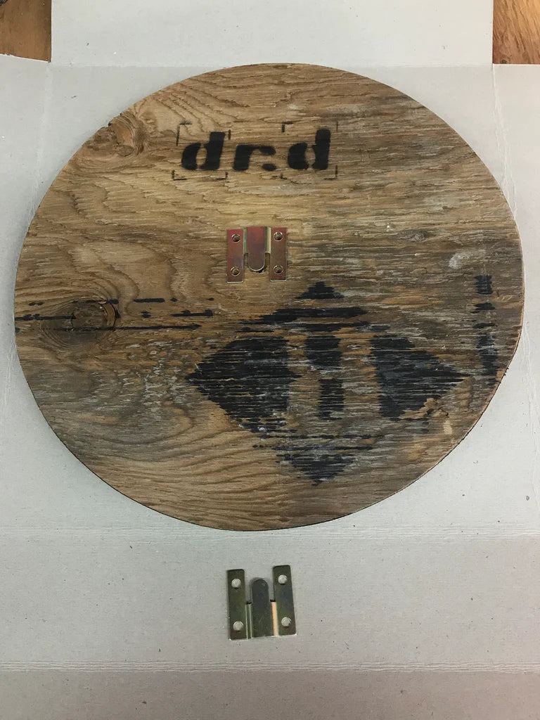 WOODEN TURNTABLE STYLE WALL MOUNT FOR VINYL